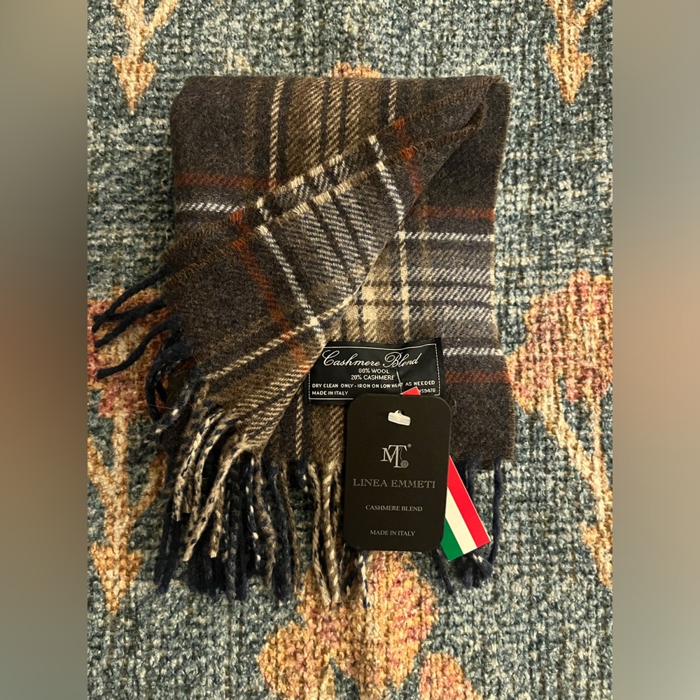 NWT Italian Linea Emmeti Cashmere Blend Scarf